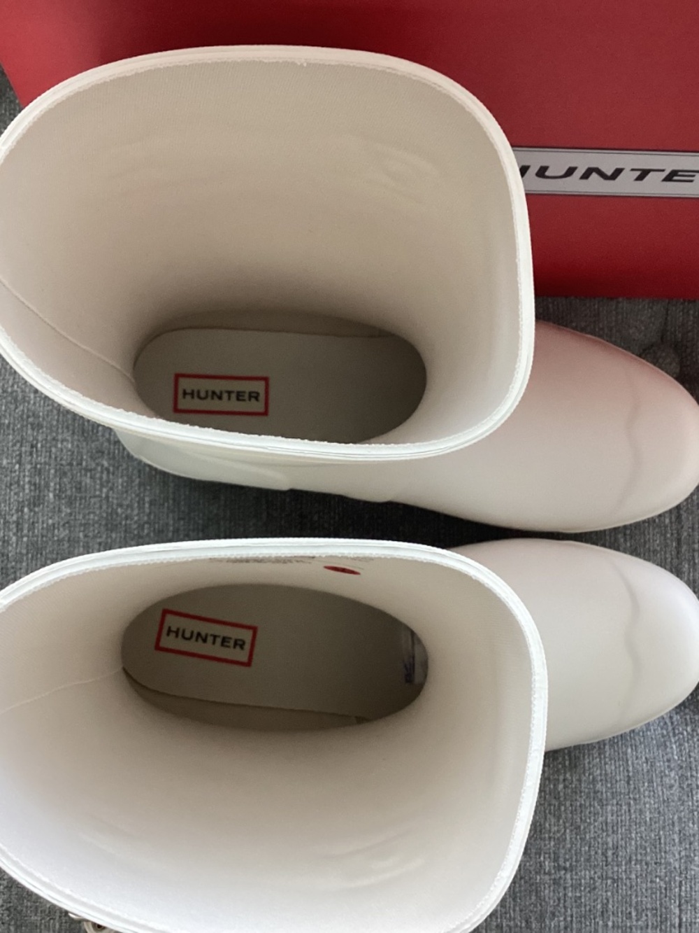 Hunter Original Short Waterproof Rain Boot, size 10 - Picture 2 of 11